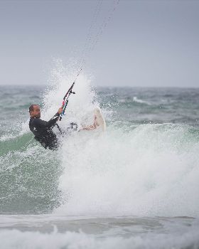 Kitesurfing