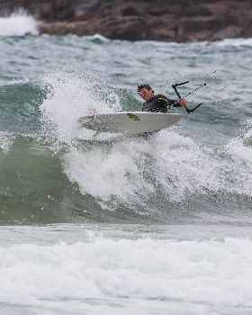 Kitesurfing