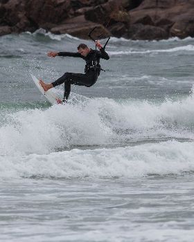Kitesurfing