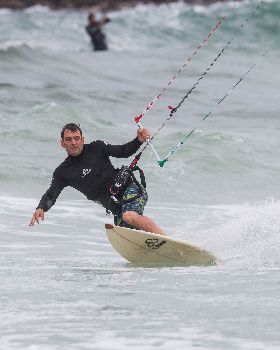 Kitesurfing