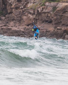 Kitesurfing