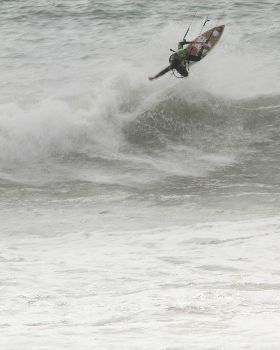 Kitesurfing