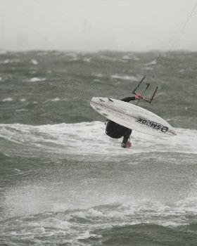 Kitesurfing