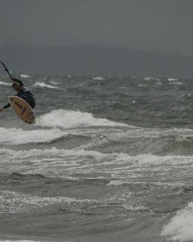 Kitesurfing