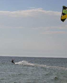 Kitesurfing