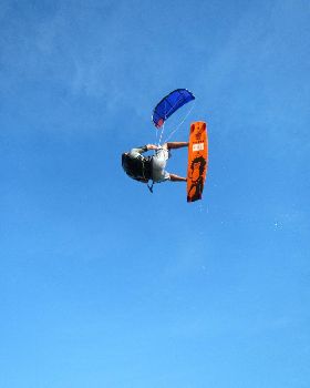 Kitesurfing