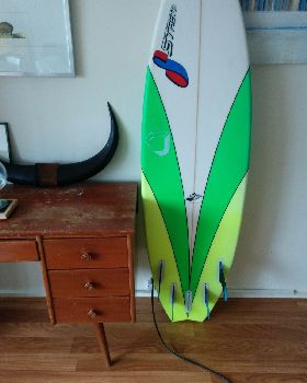 Kitesurfing