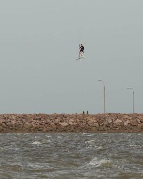 Kitesurfing