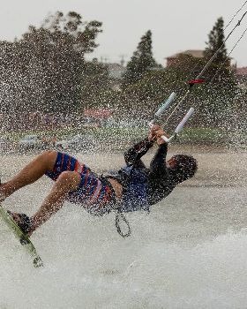 Kitesurfing