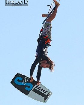 Kitesurfing