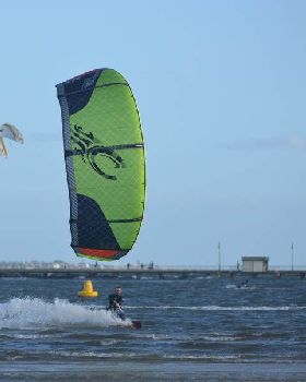 Kitesurfing St Kilda