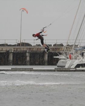 Kitesurfing