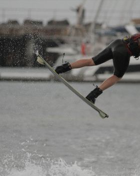 Kitesurfing