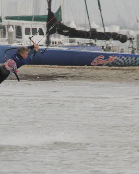 Kitesurfing