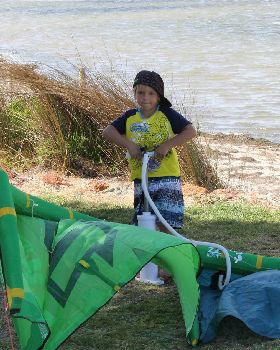 Kitesurfing