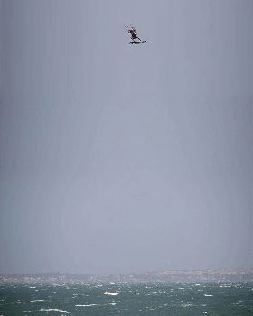 Kitesurfing