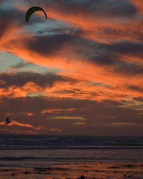 Kitesurfing
