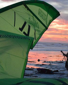 Kitesurfing