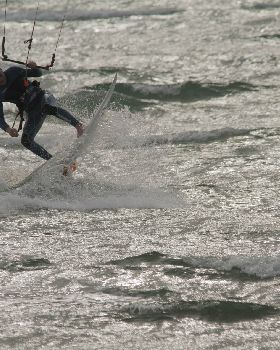 Kitesurfing