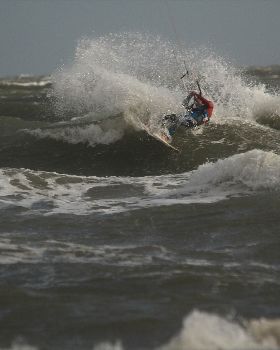 Kitesurfing