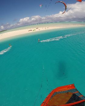 One Foot - Honeymoon islands DW
