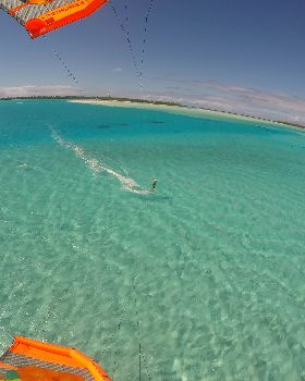 One Foot - Honeymoon islands DW