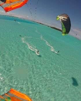 One Foot - Honeymoon islands DW