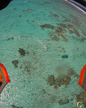 One Foot - Honeymoon islands DW