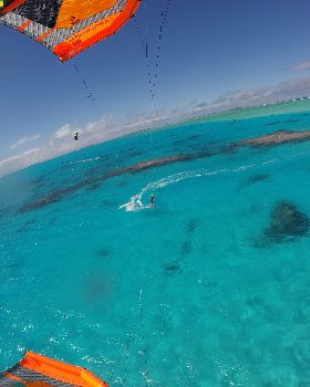 One Foot - Honeymoon islands DW