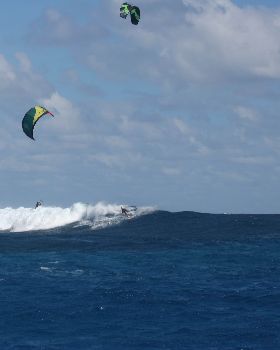 Kitesurfing
