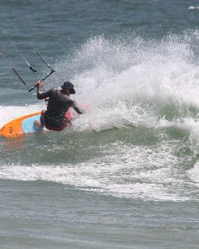 Kitesurfing