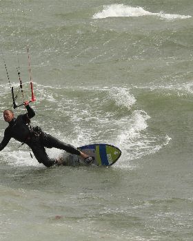 Kitesurfing