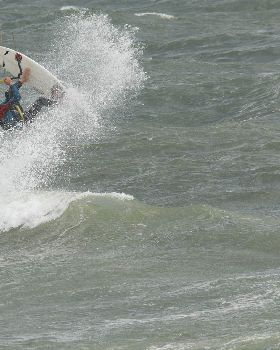 Kitesurfing