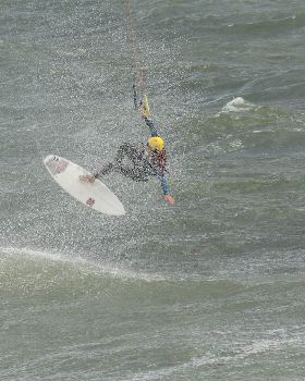 Kitesurfing