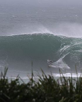 9 foot straya - Chris Stroh Productions