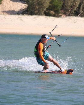 Kitesurfing