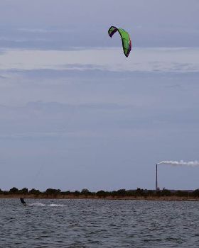 Kitesurfing