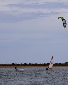 Kitesurfing