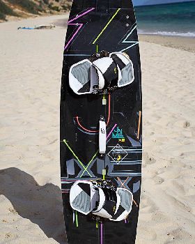Kitesurfing