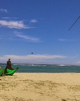 Kitesurfing