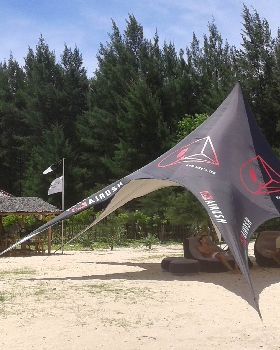 Kitesurfing