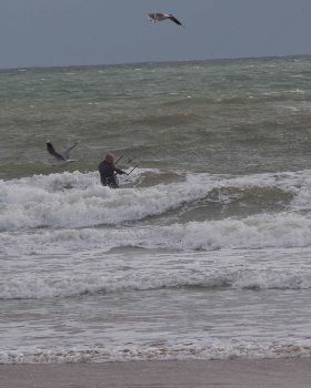 Kitesurfing
