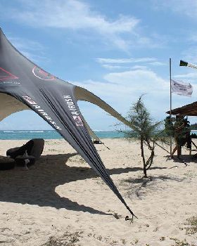 Kitesurfing