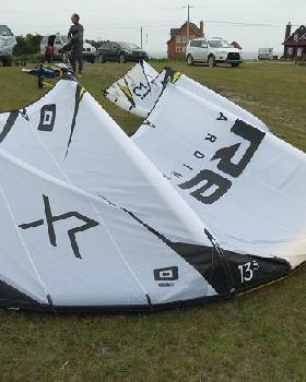 Kitesurfing