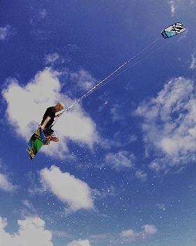 Kitesurfing