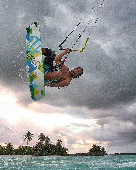 Kitesurfing