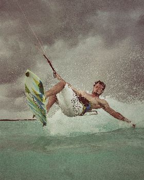 Kitesurfing