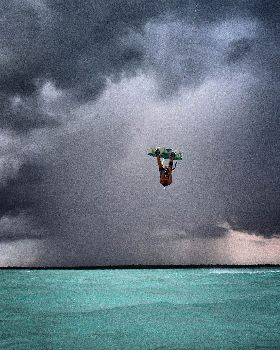 Kitesurfing