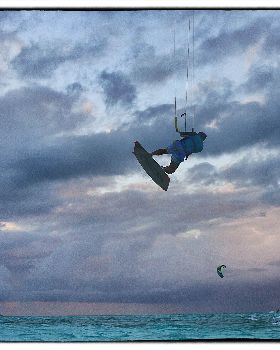 Kitesurfing