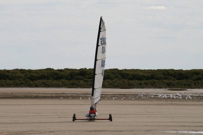 some land yachts at port gawler today sunday 6th April 2008
